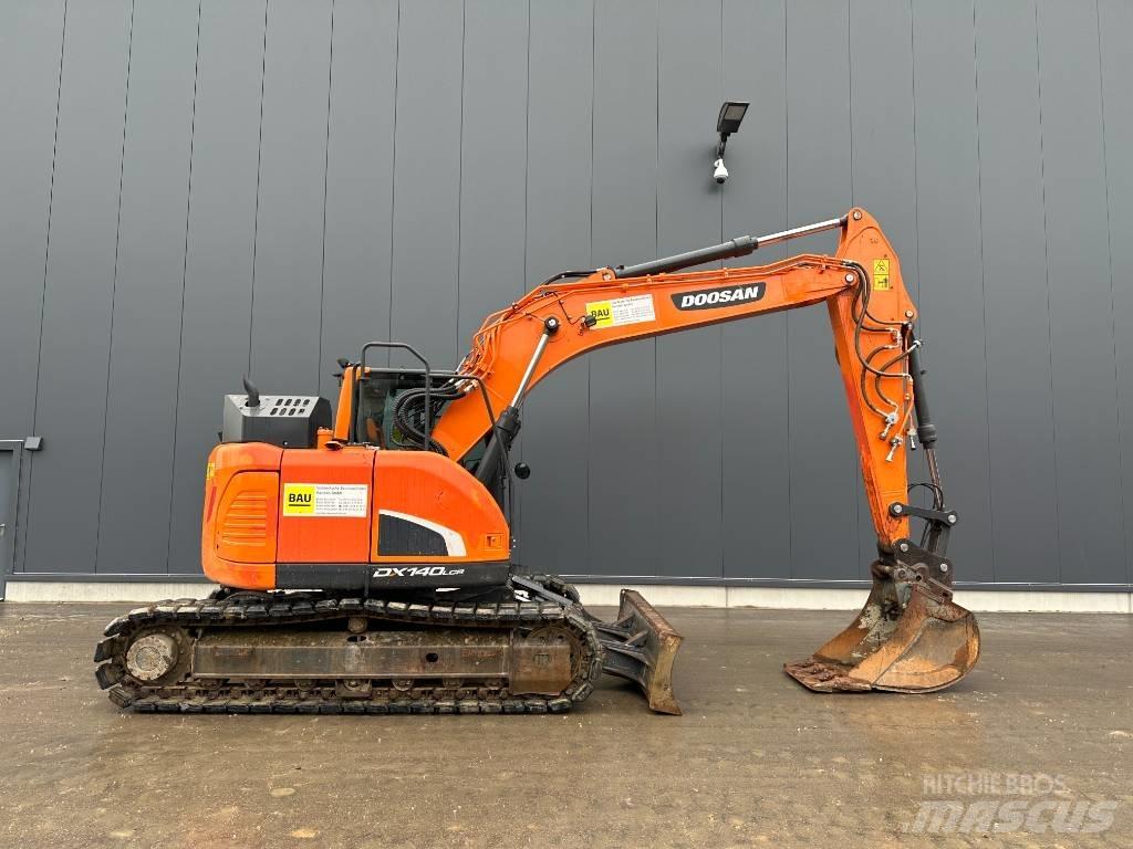 Doosan DX 140 LCR-5 履带挖掘机