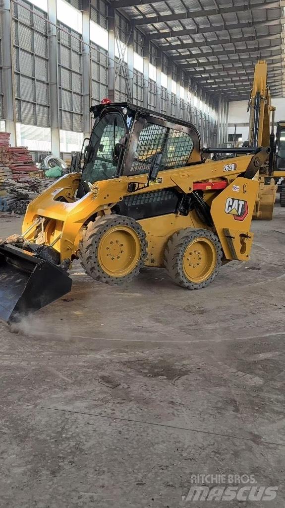 CAT 262 D 滑移装载机