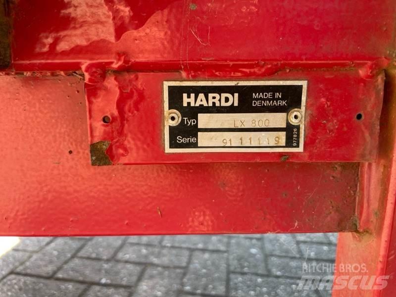 Hardi LX 800 牵引式喷雾机