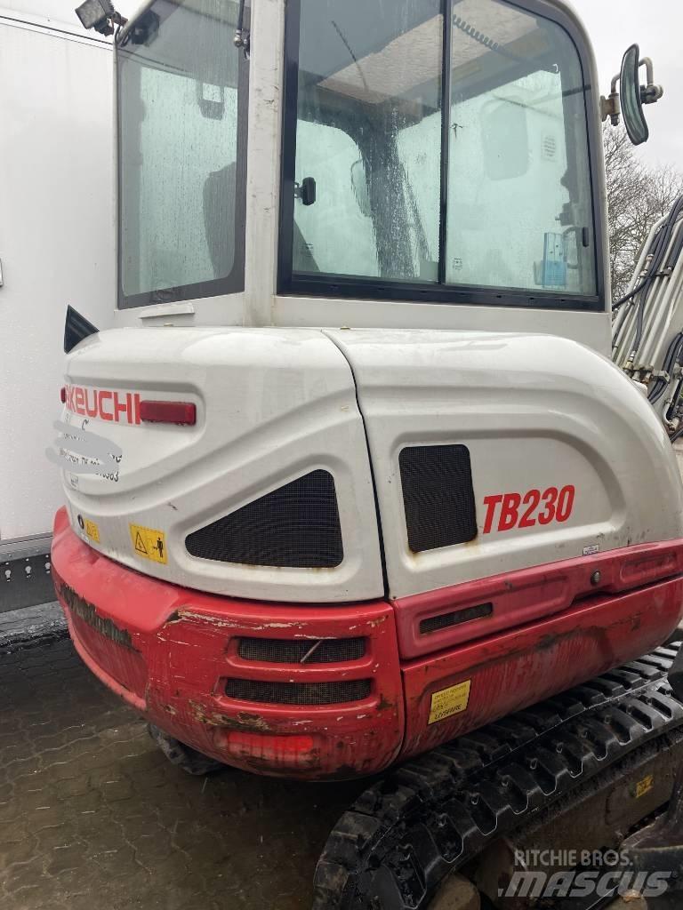 Takeuchi TB 230 小型挖掘机