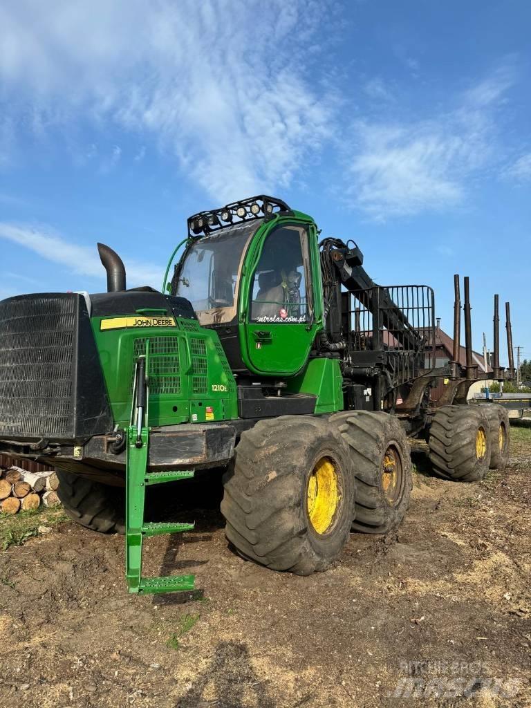 John Deere 1210E 集运机