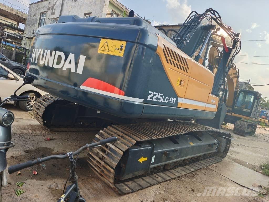 Hyundai 220 LC-9 履带挖掘机