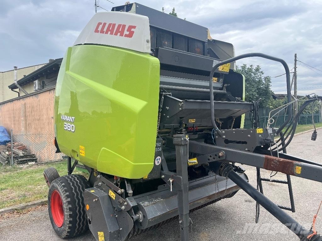 CLAAS Variant 380 圆捆打捆机