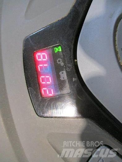 BT LPE 200i 手摇升降机