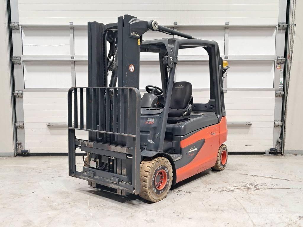 Linde E30L-01 电动叉车