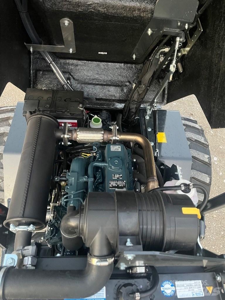 Schäffer 2430 滑移装载机