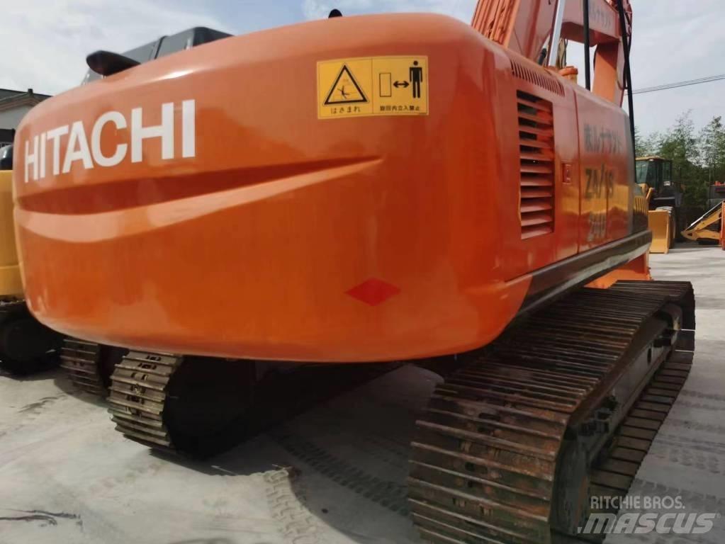Hitachi ZX 240 履带挖掘机