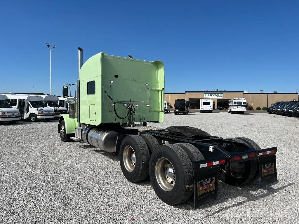 Peterbilt 389 牵引车