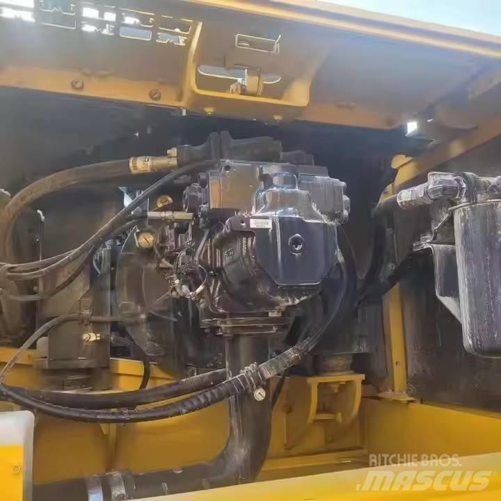 Komatsu PC360-8 履带挖掘机