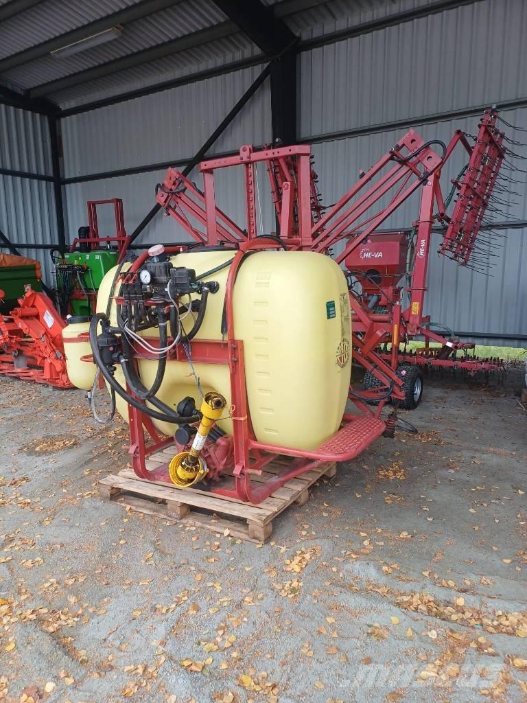 Hardi Master 850l 悬挂式喷雾机