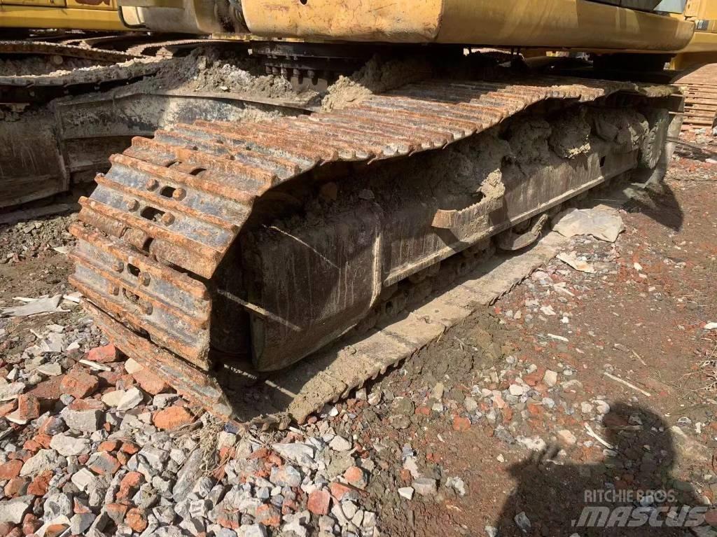CAT 323D2 履带挖掘机