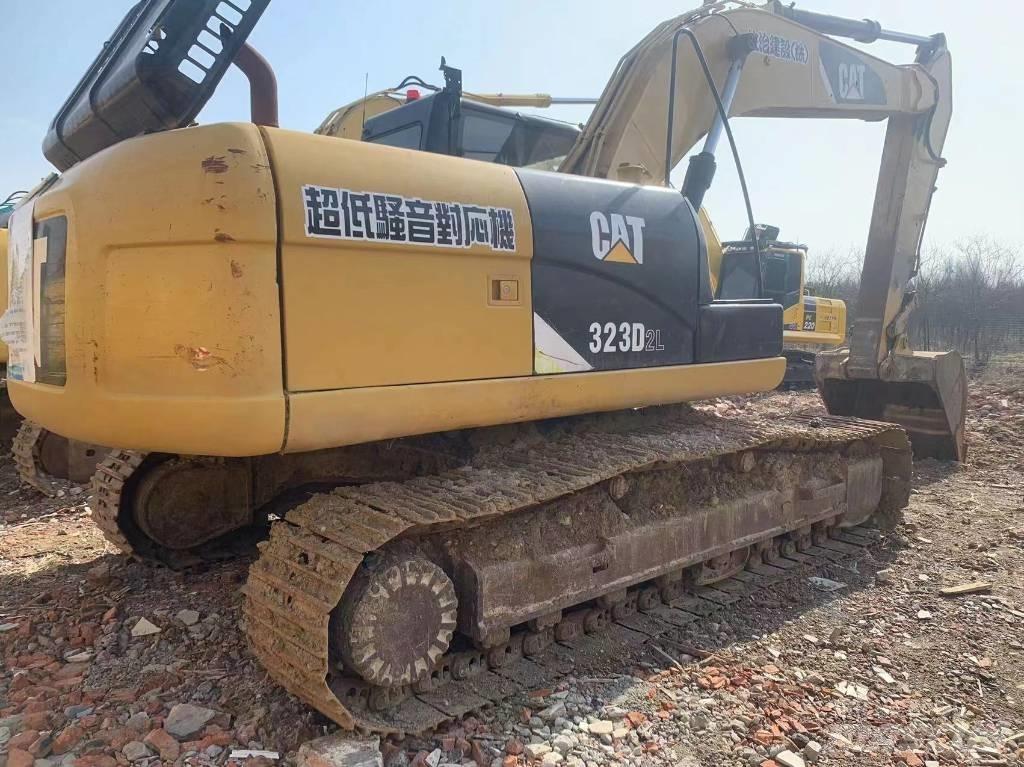 CAT 323D2 履带挖掘机
