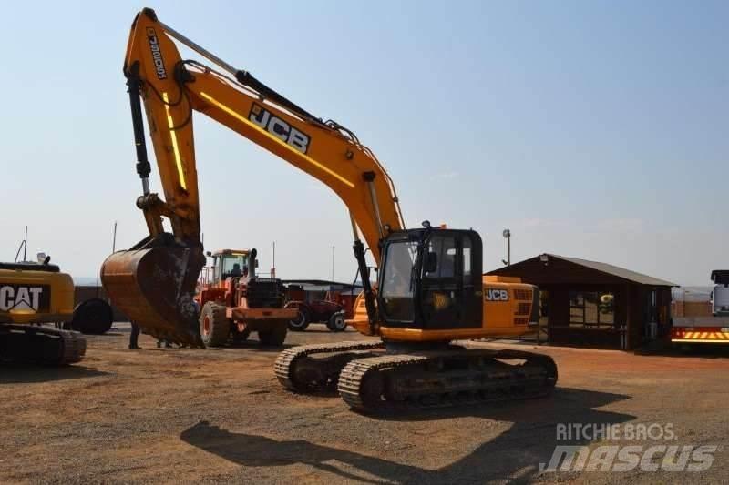 JCB JS205 小型挖掘机