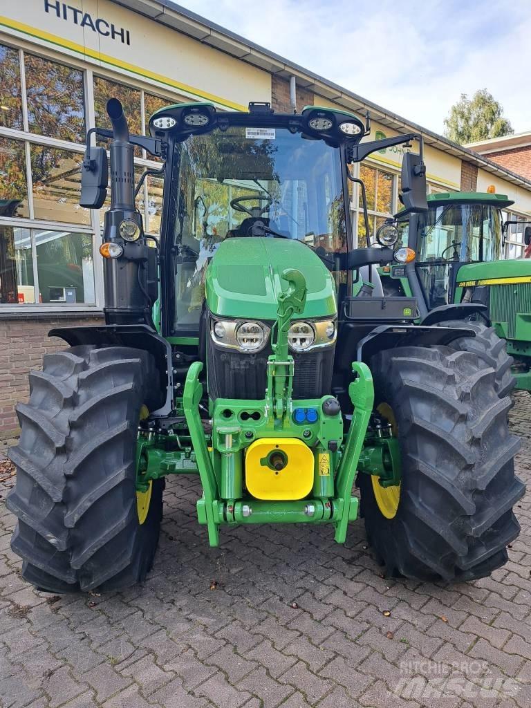 John Deere 6120M 拖拉机/农用车