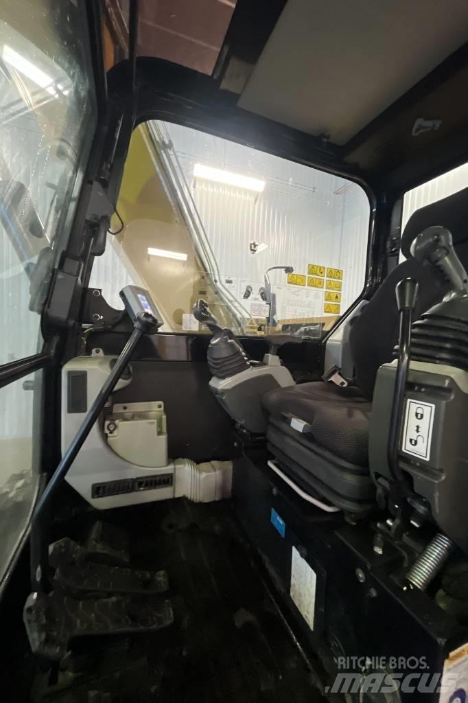 CAT 307E2 中型挖掘机