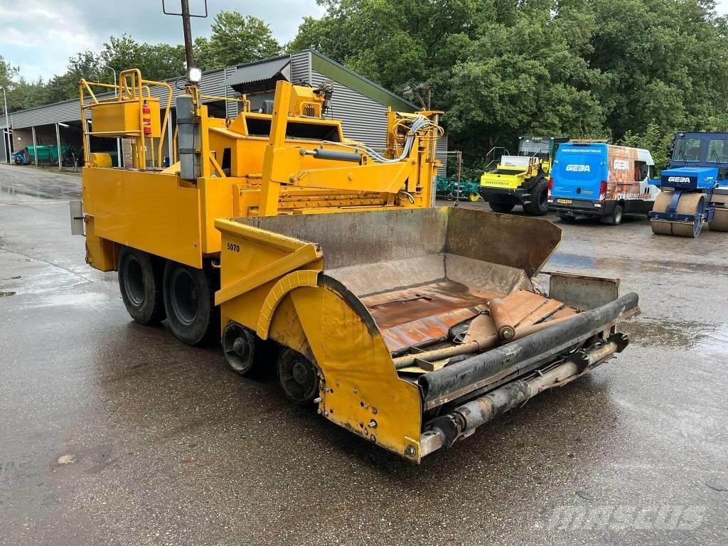 Demag SF 120 P 沥青摊铺机