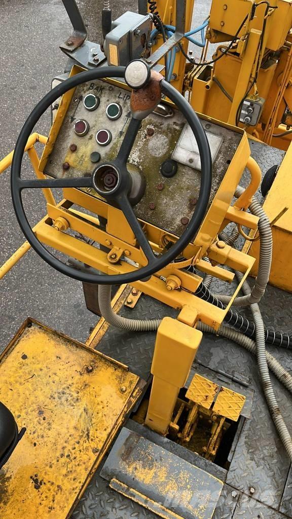 Demag SF 120 P 沥青摊铺机
