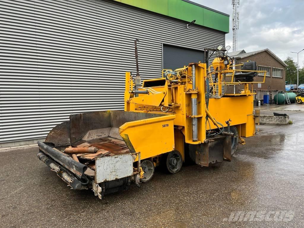 Demag SF 120 P 沥青摊铺机