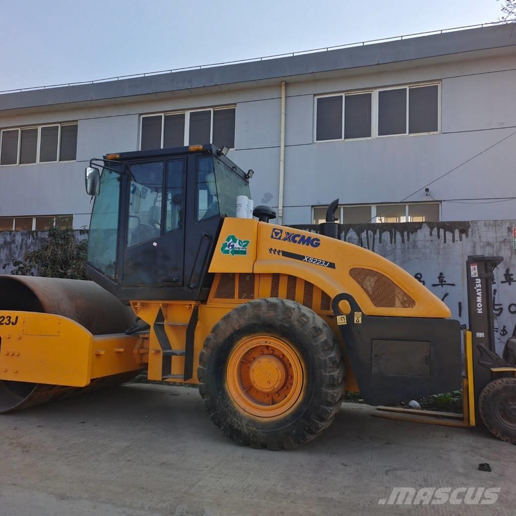 XCMG XS 223 J 单轮压路机