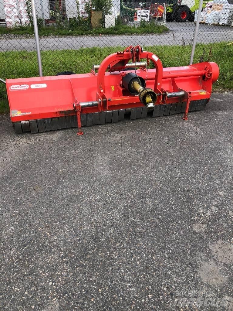 Maschio Tigre 300 牧场割草机和切顶器