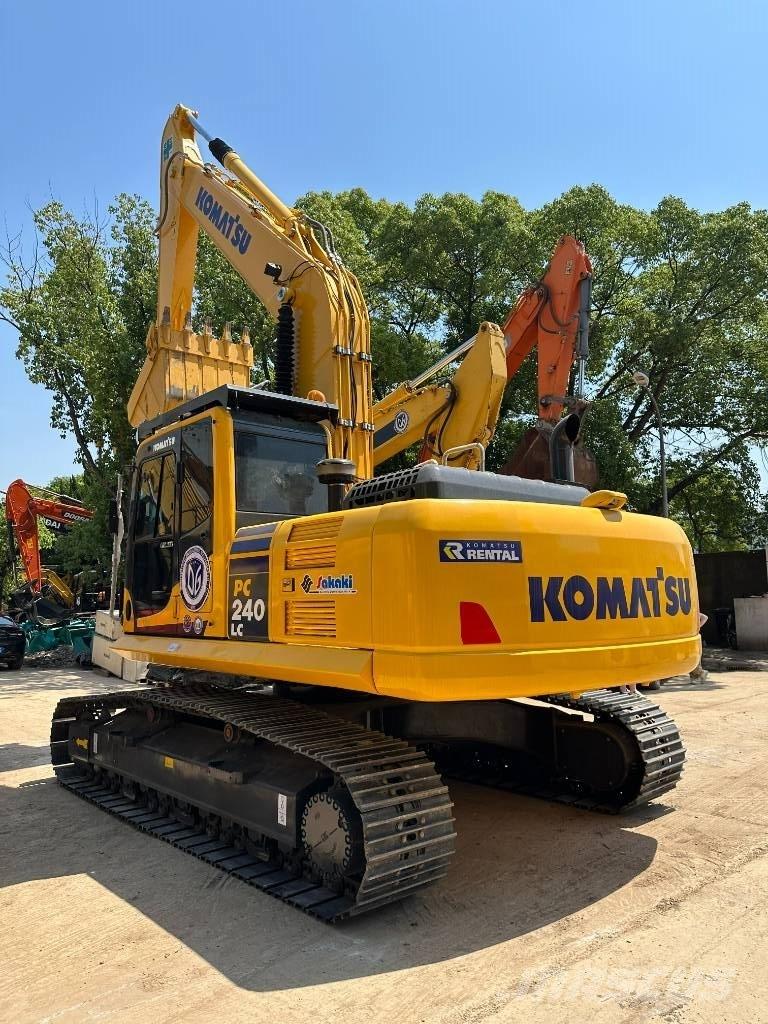 Komatsu PC 240 履带挖掘机