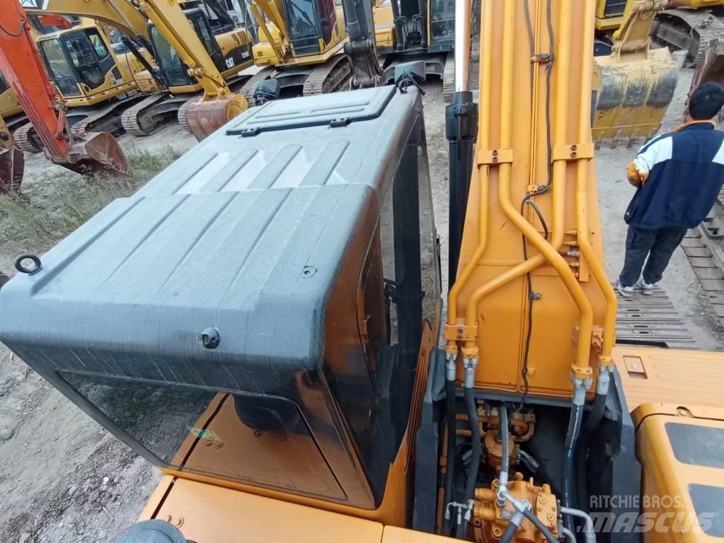 Hyundai Robex 215-9T 履带挖掘机