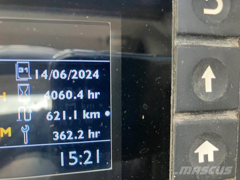 JCB TM320 小型装载机