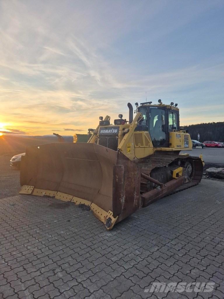 Komatsu D65 pxi 履带式推土机