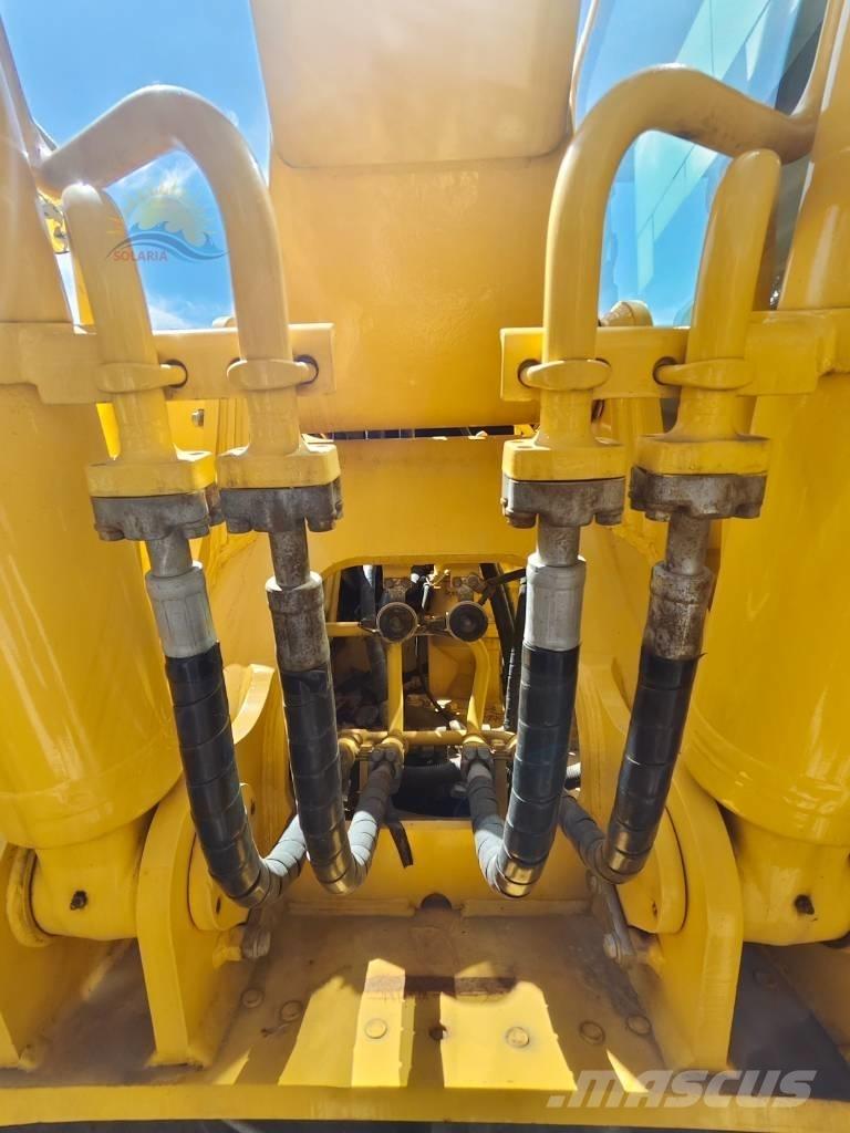 Komatsu PC 220-8 履带挖掘机