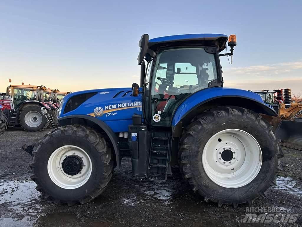 New Holland T7.225 拖拉机/农用车