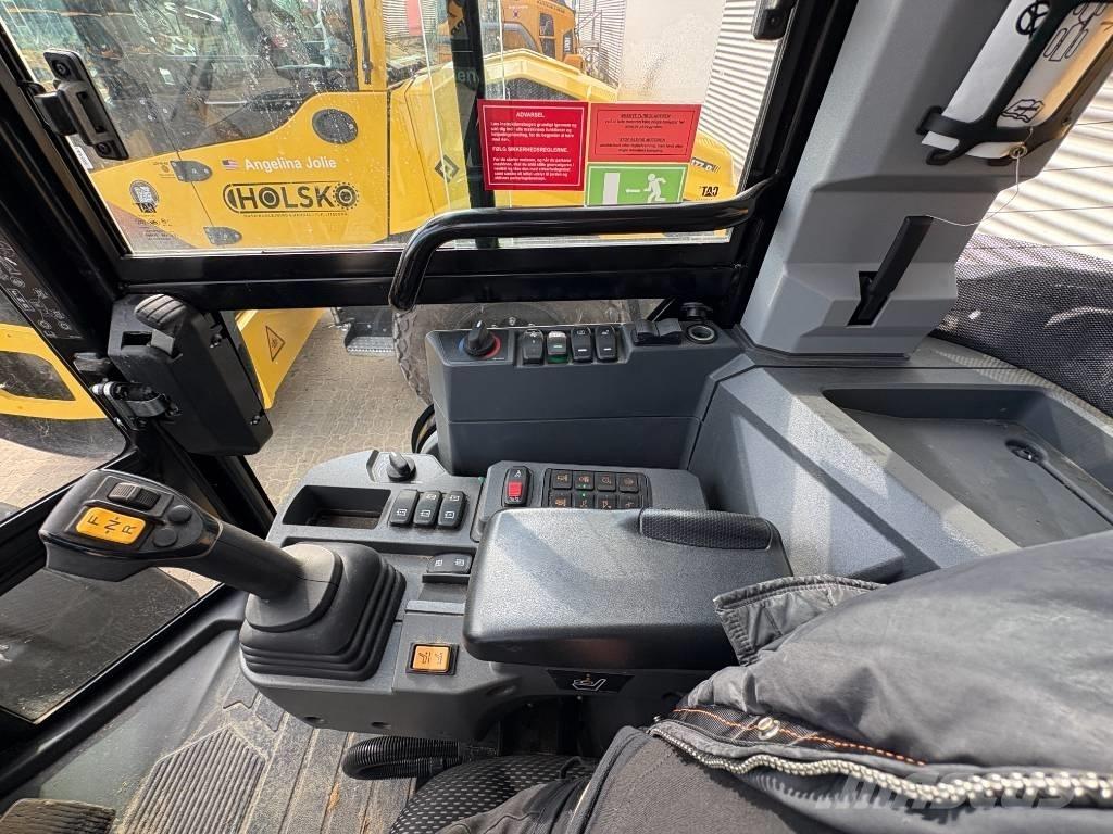 CAT 906 轮式装载机