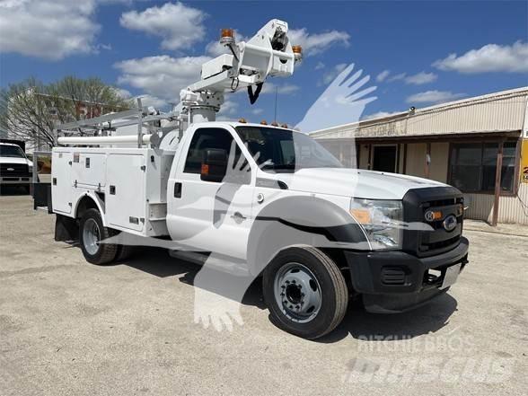 Altec AT235 车载式高空作业车