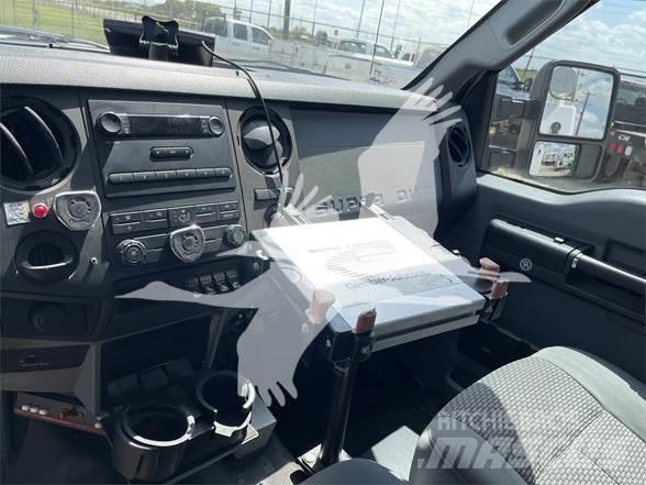 Altec AT235 车载式高空作业车