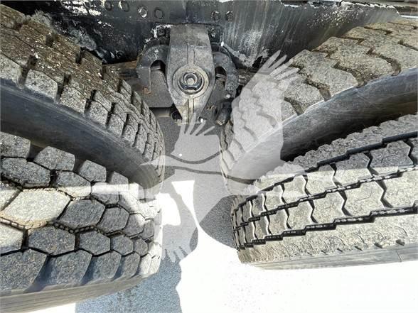 Altec D4065TR 车载式高空作业车