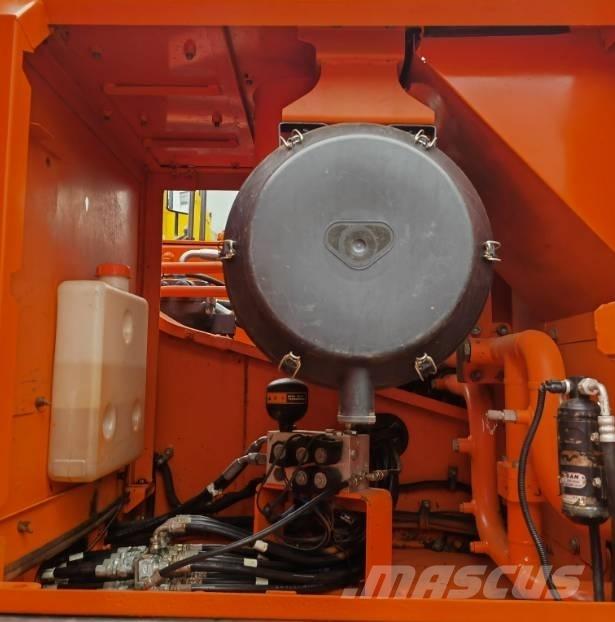 Doosan DX340LC-9C 履带挖掘机