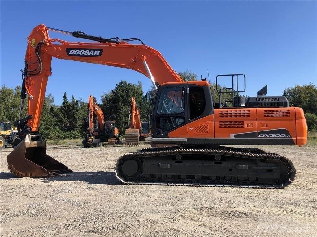 Doosan dx300 履带挖掘机