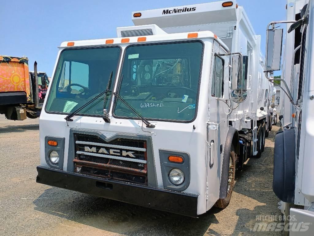 Mack LEU 613 垃圾车