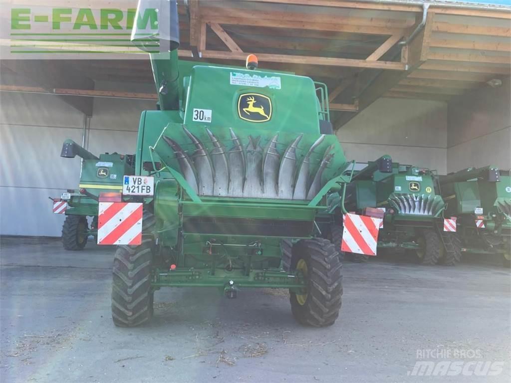 John Deere T560HM 联合收割机