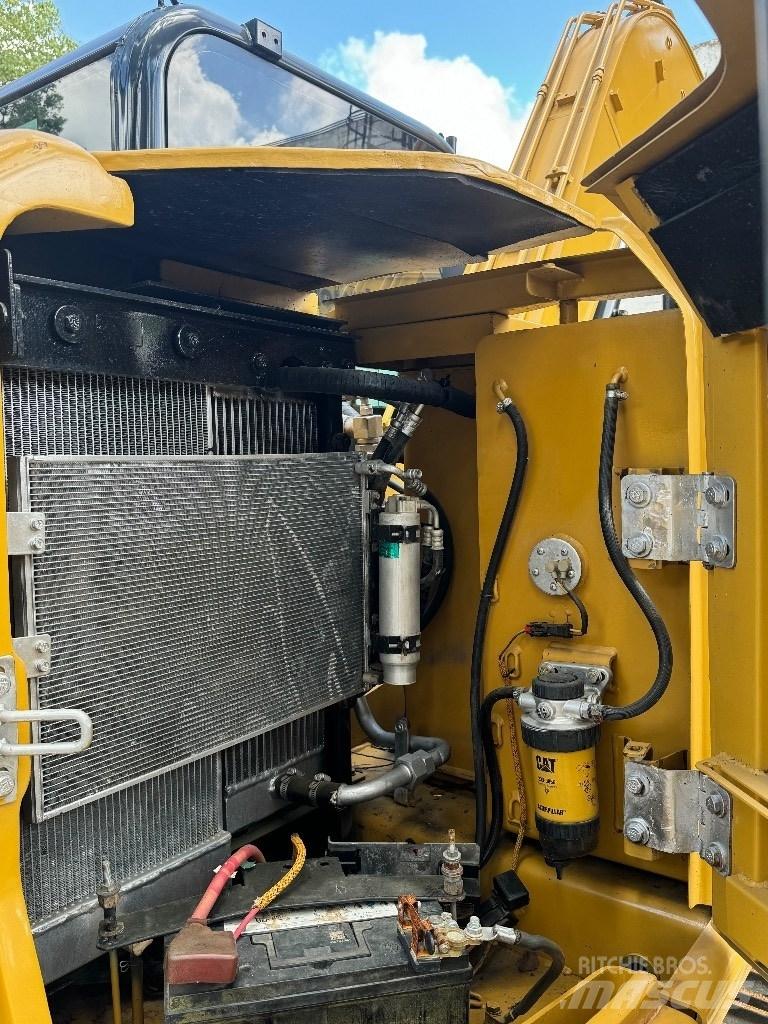 CAT 307 小型挖掘机