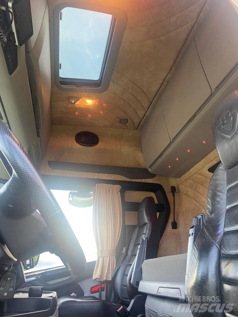 Scania S 730 牵引车