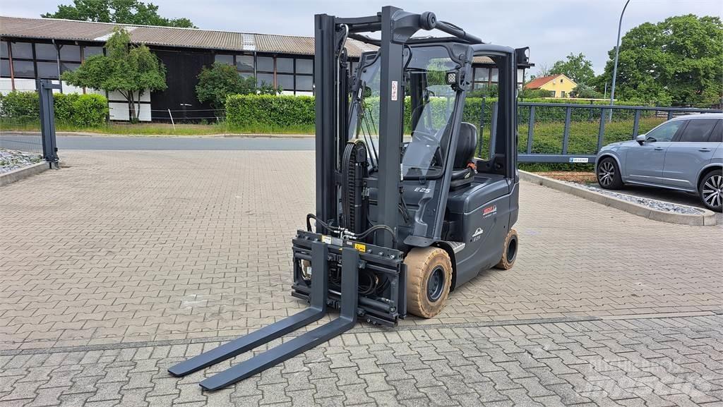 Linde E25-01 电动叉车