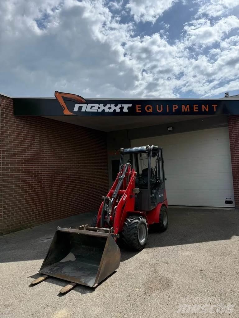 Kubota Toyo 826 小型挖掘机