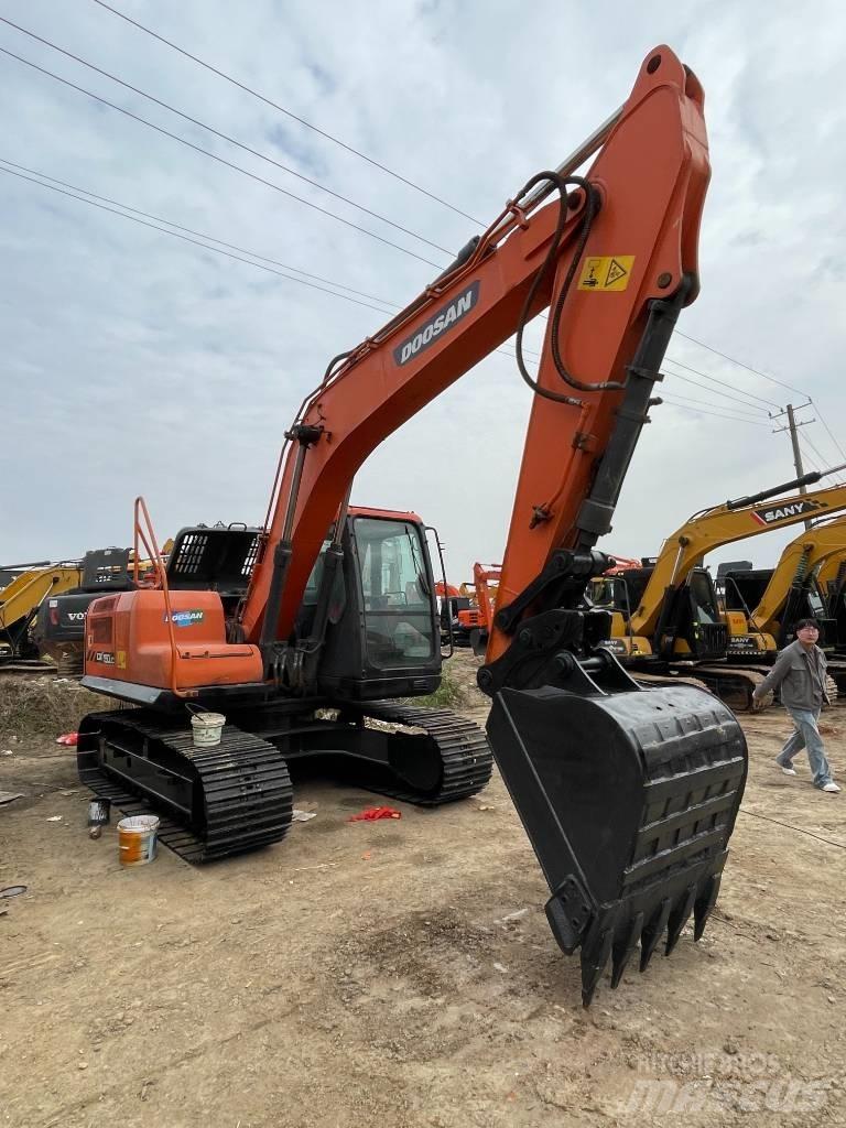 Doosan dx150 履带挖掘机