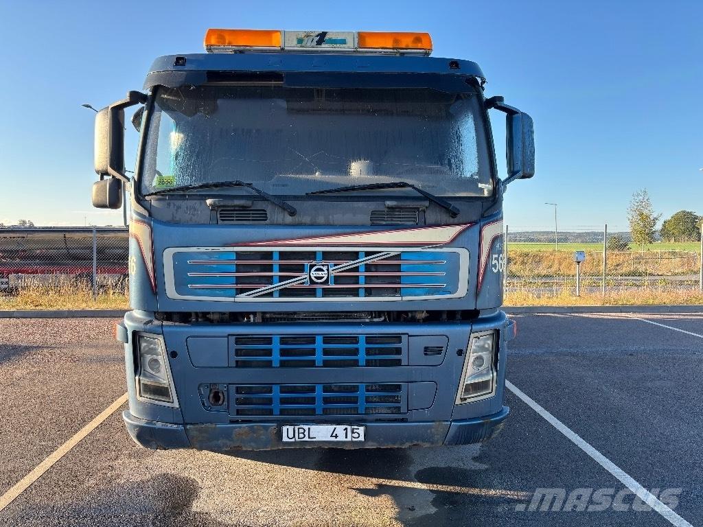 Volvo VOLVO FM12 6X2 油罐车