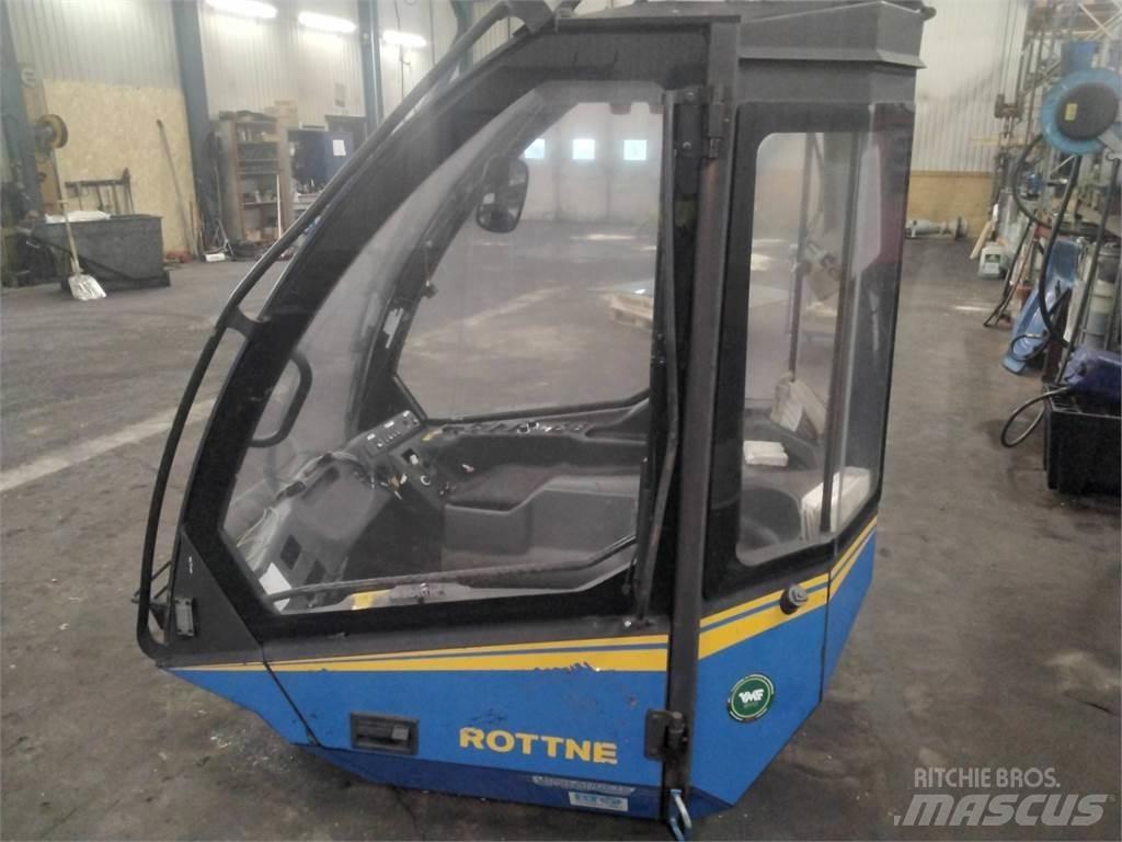 Rottne H20 驾驶室与内部