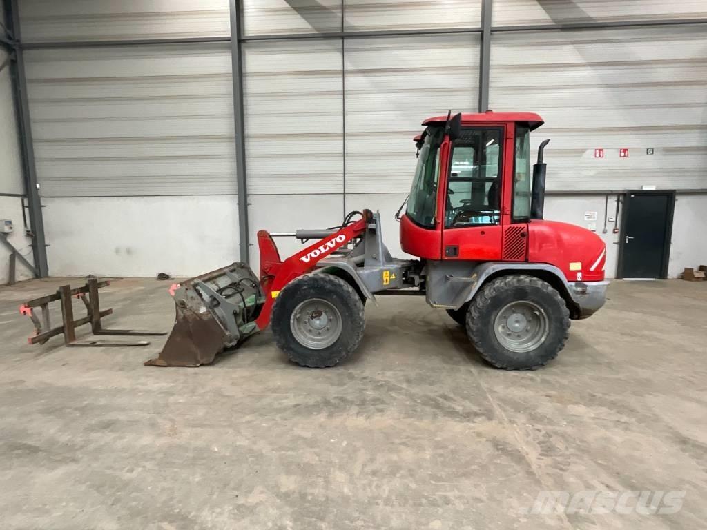 Volvo L 30 B-Z/X 轮式装载机