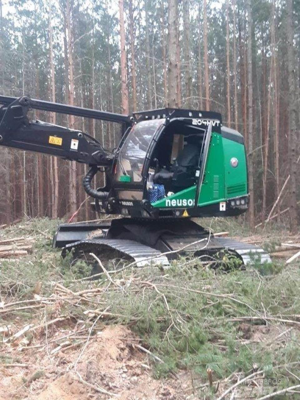Neuson 204 HVT 收割机