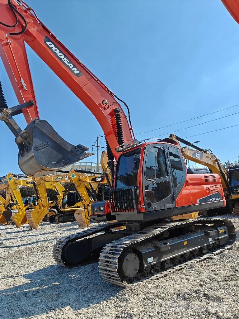 Doosan 225 LCA 履带挖掘机