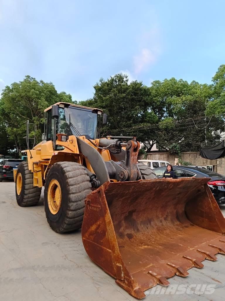 Volvo L 120 轮式装载机