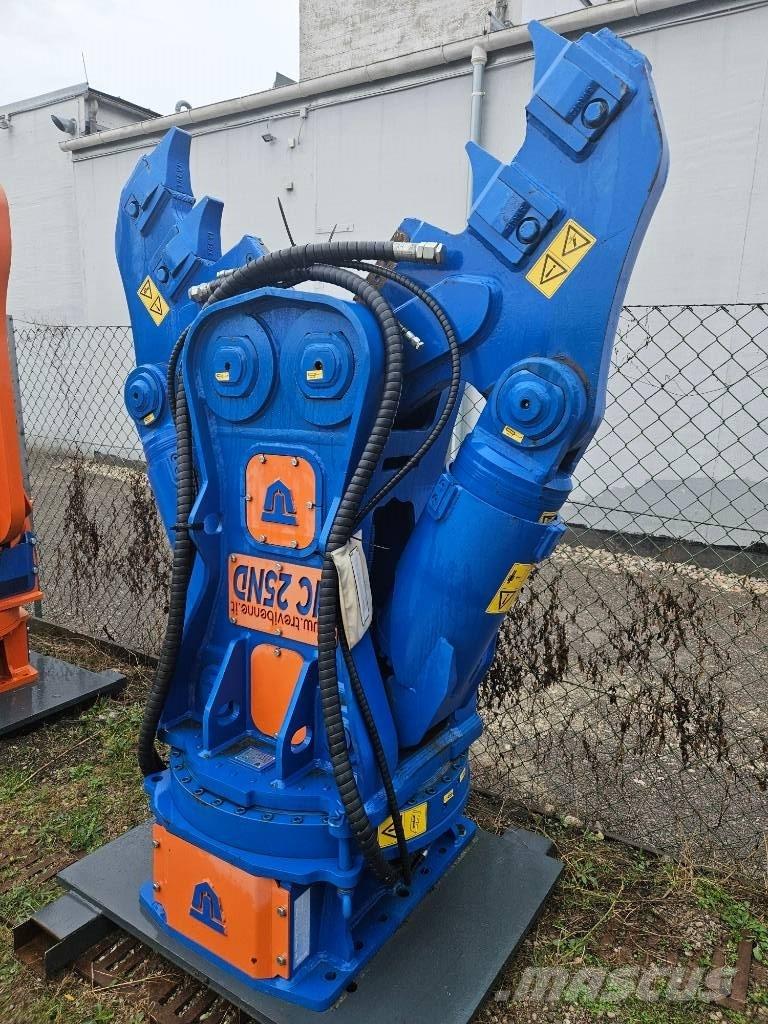 Trevibenne HC 25 ND 组装挖掘机